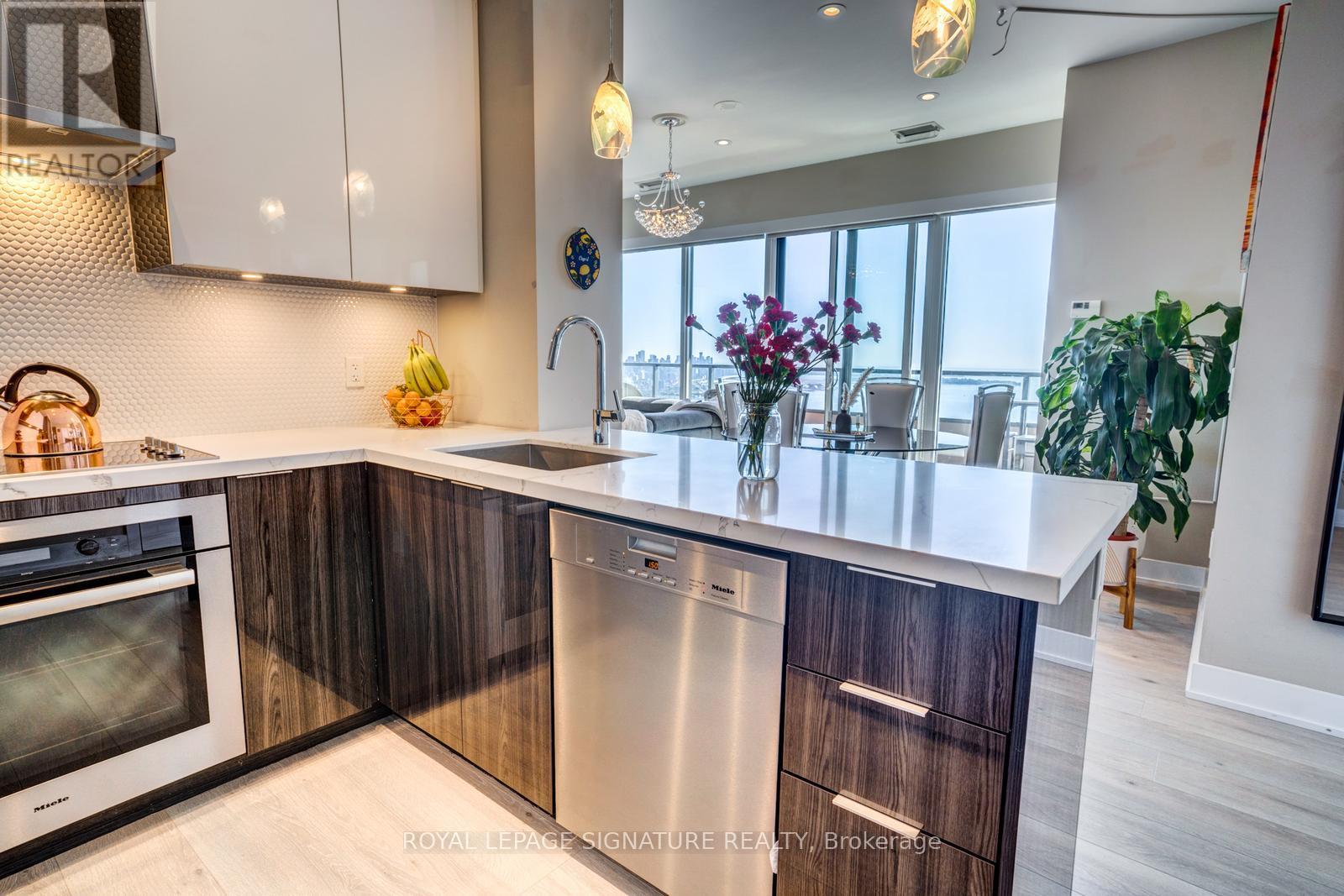 Lph05a - 30 Shore Breeze Drive, Toronto (Mimico), Ontario  M8V 0J1 - Photo 11 - W12694904