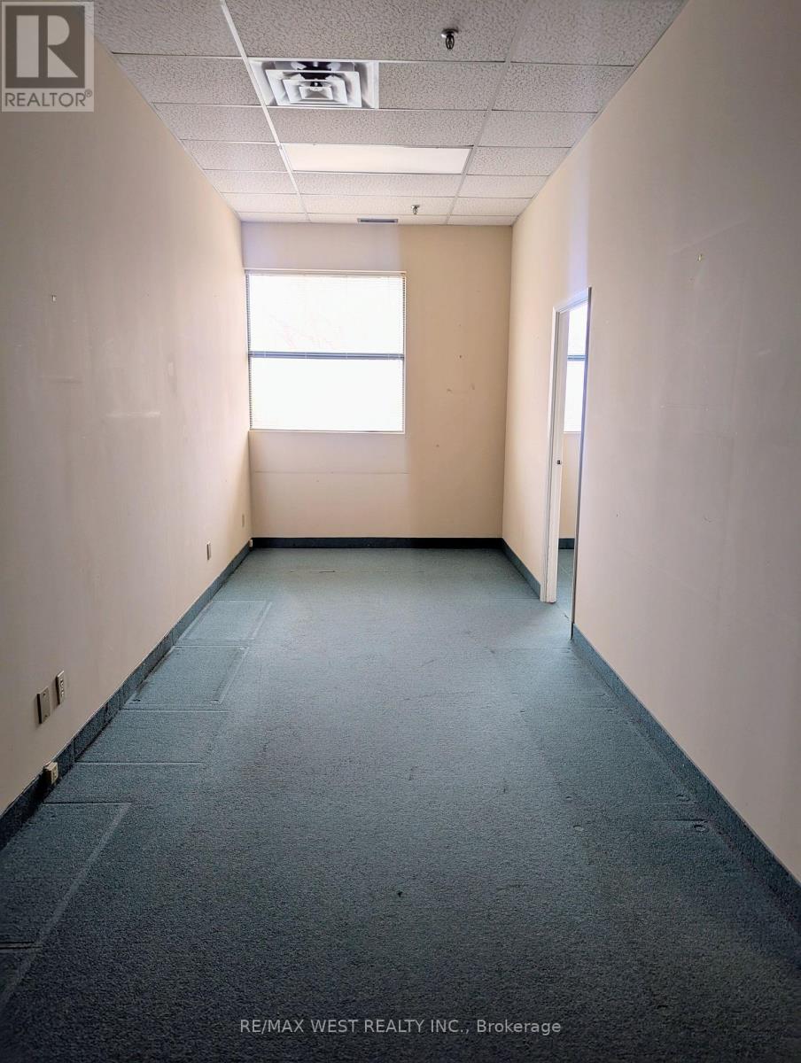 202 - 1965 Britannia Road W, Mississauga, Ontario  L5M 4Y4 - Photo 3 - W12694934