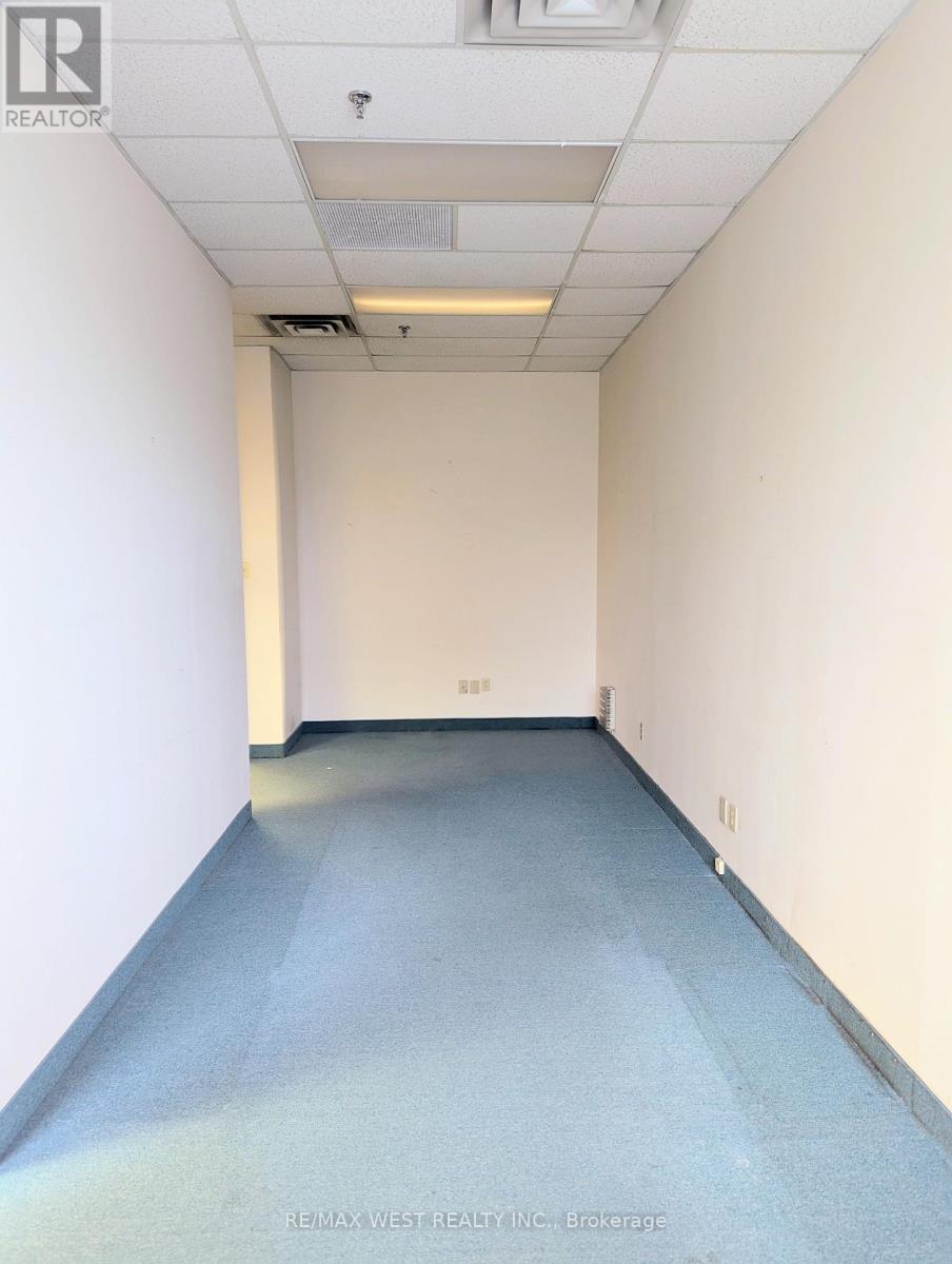 202 - 1965 Britannia Road W, Mississauga, Ontario  L5M 4Y4 - Photo 4 - W12694934