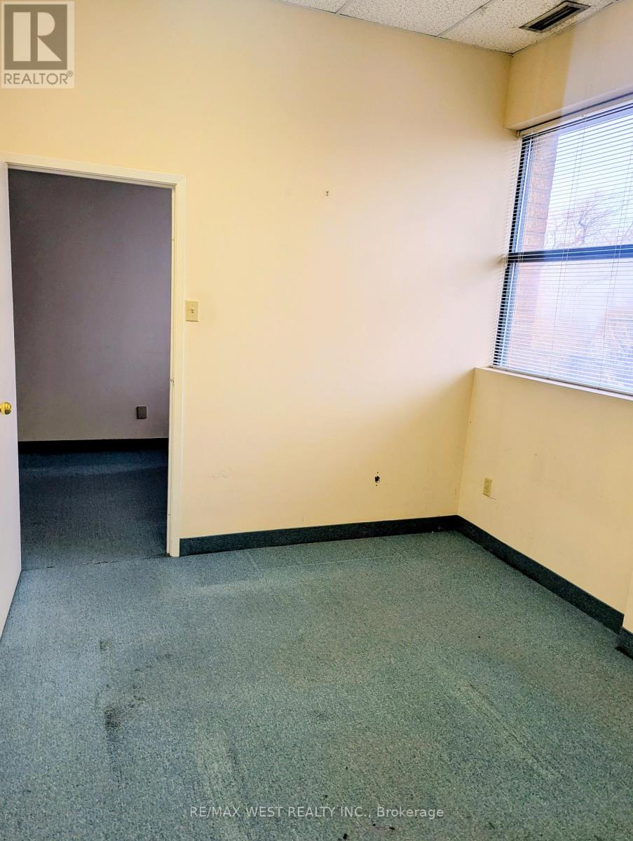 202 - 1965 Britannia Road W, Mississauga, Ontario  L5M 4Y4 - Photo 5 - W12694934