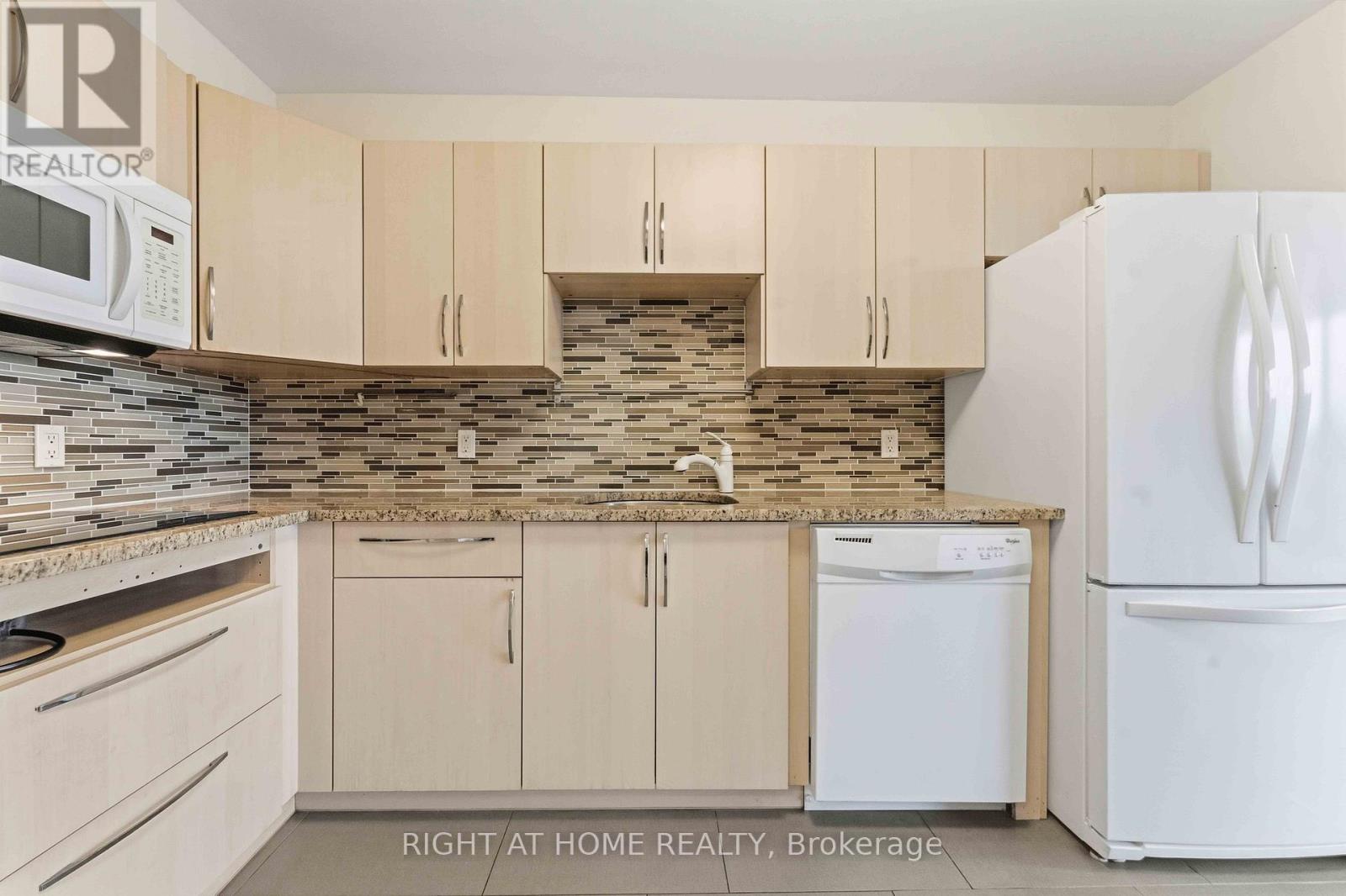 311 - 665 Bathgate Drive, Ottawa, Ontario  K1K 3Y4 - Photo 10 - X12694972