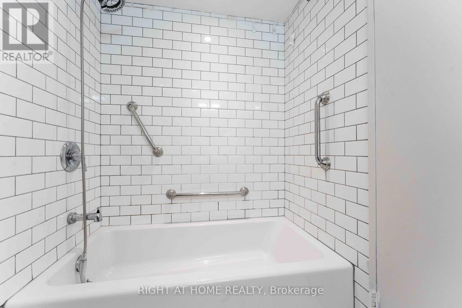 311 - 665 Bathgate Drive, Ottawa, Ontario  K1K 3Y4 - Photo 27 - X12694972