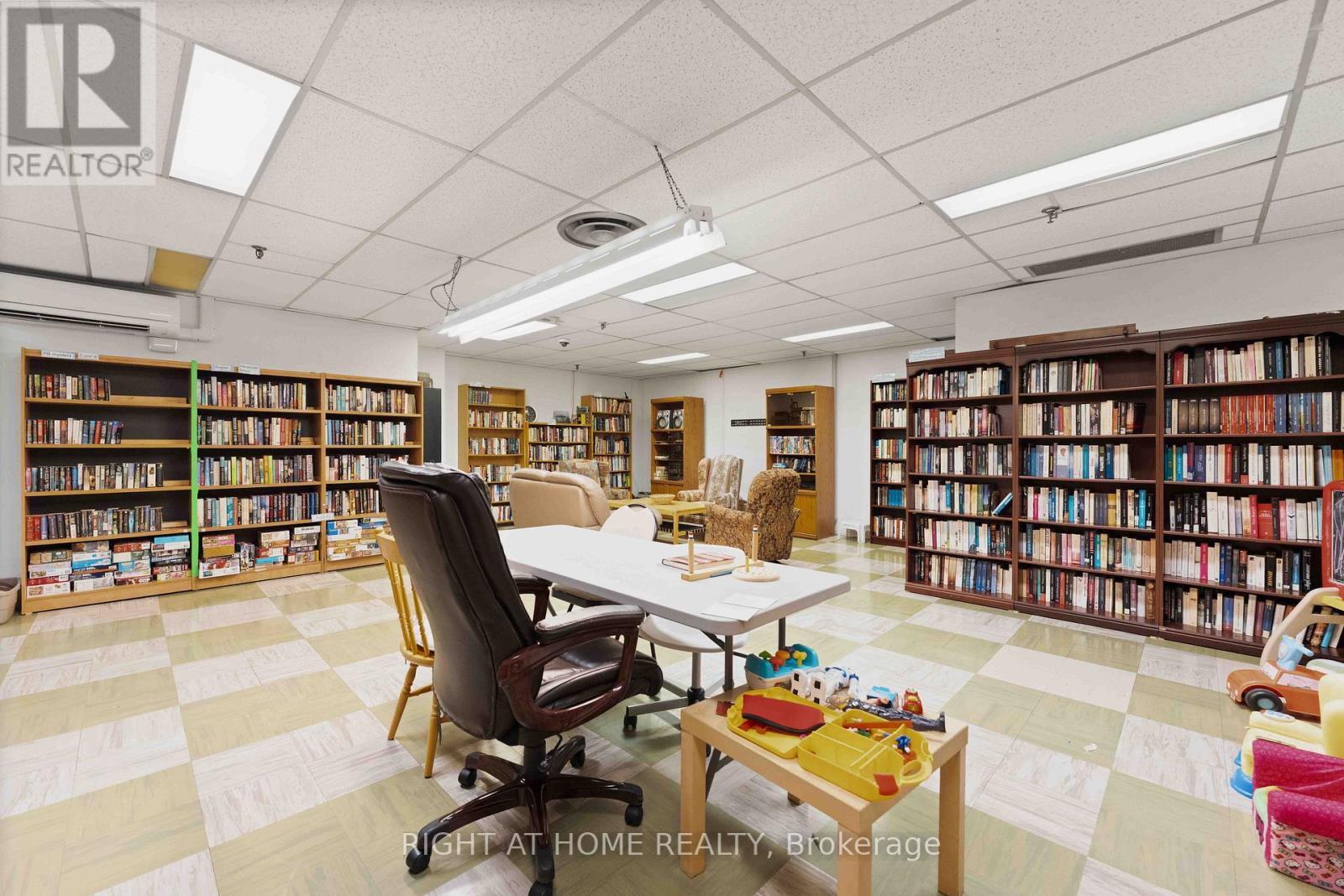 311 - 665 Bathgate Drive, Ottawa, Ontario  K1K 3Y4 - Photo 29 - X12694972