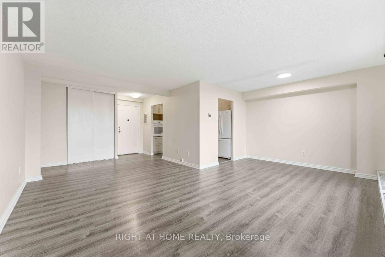 311 - 665 Bathgate Drive, Ottawa, Ontario  K1K 3Y4 - Photo 5 - X12694972