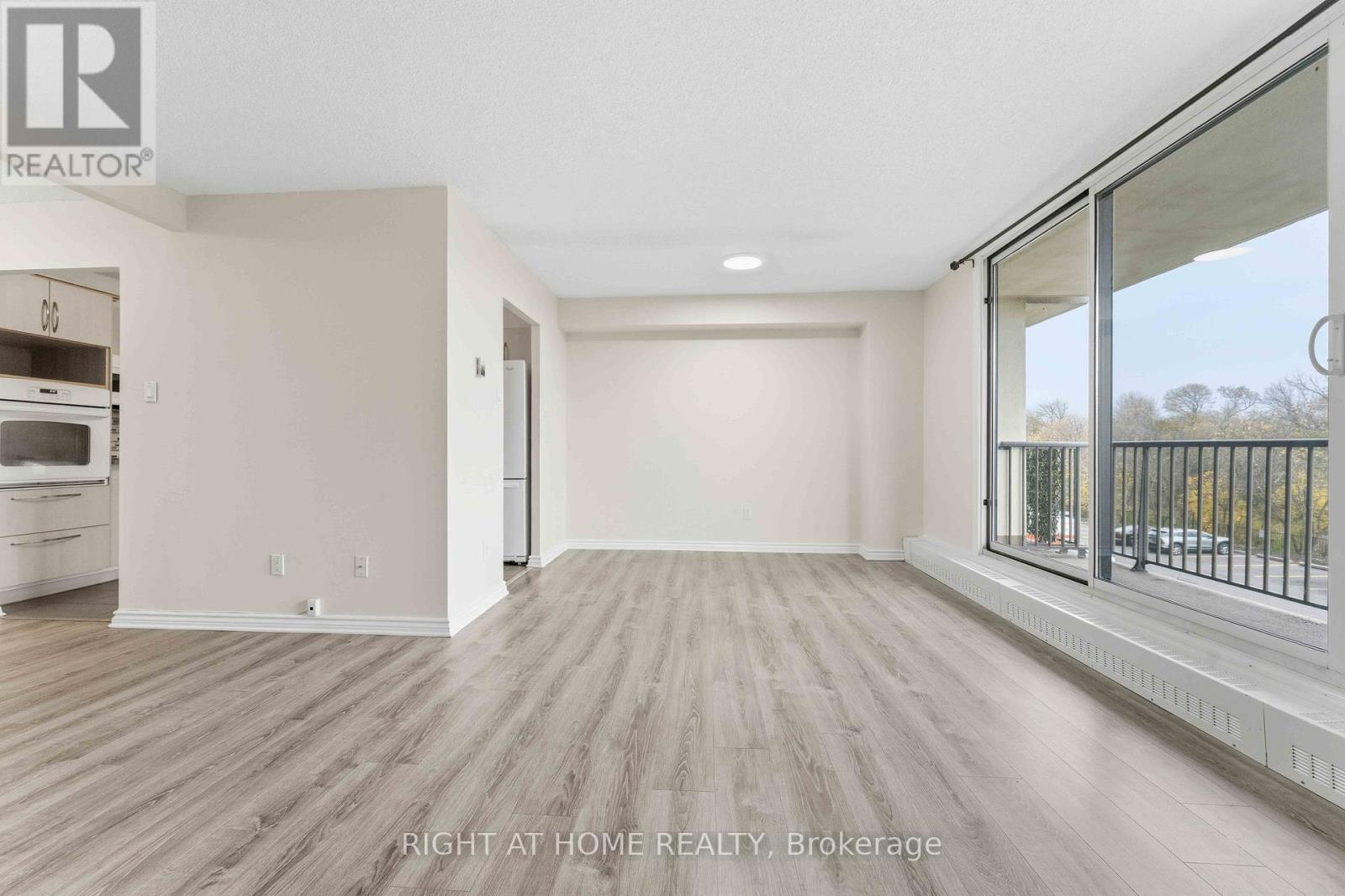 311 - 665 Bathgate Drive, Ottawa, Ontario  K1K 3Y4 - Photo 7 - X12694972