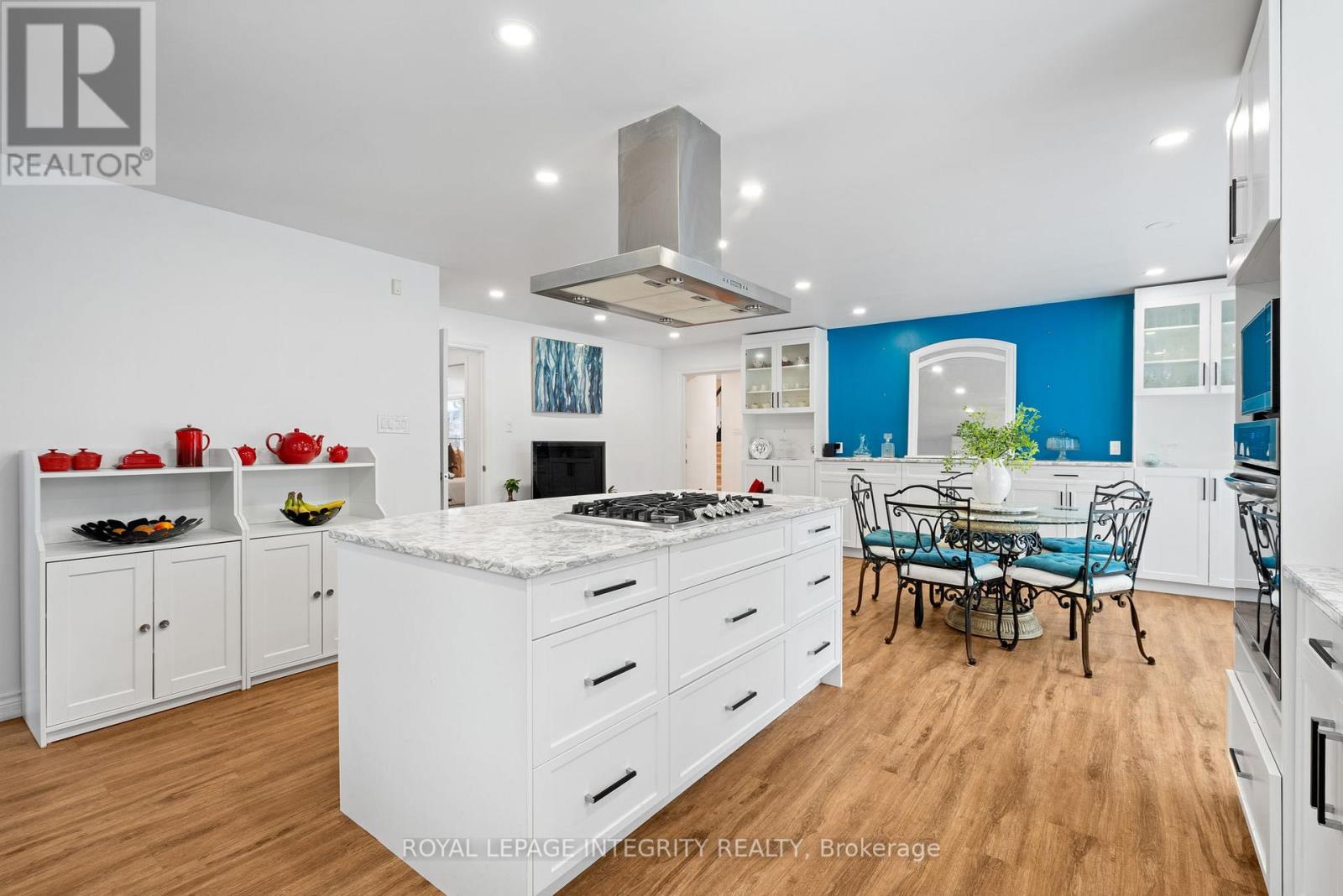 16 St Andrews Circle, Ottawa, Ontario  K2L 1L3 - Photo 10 - X12695174