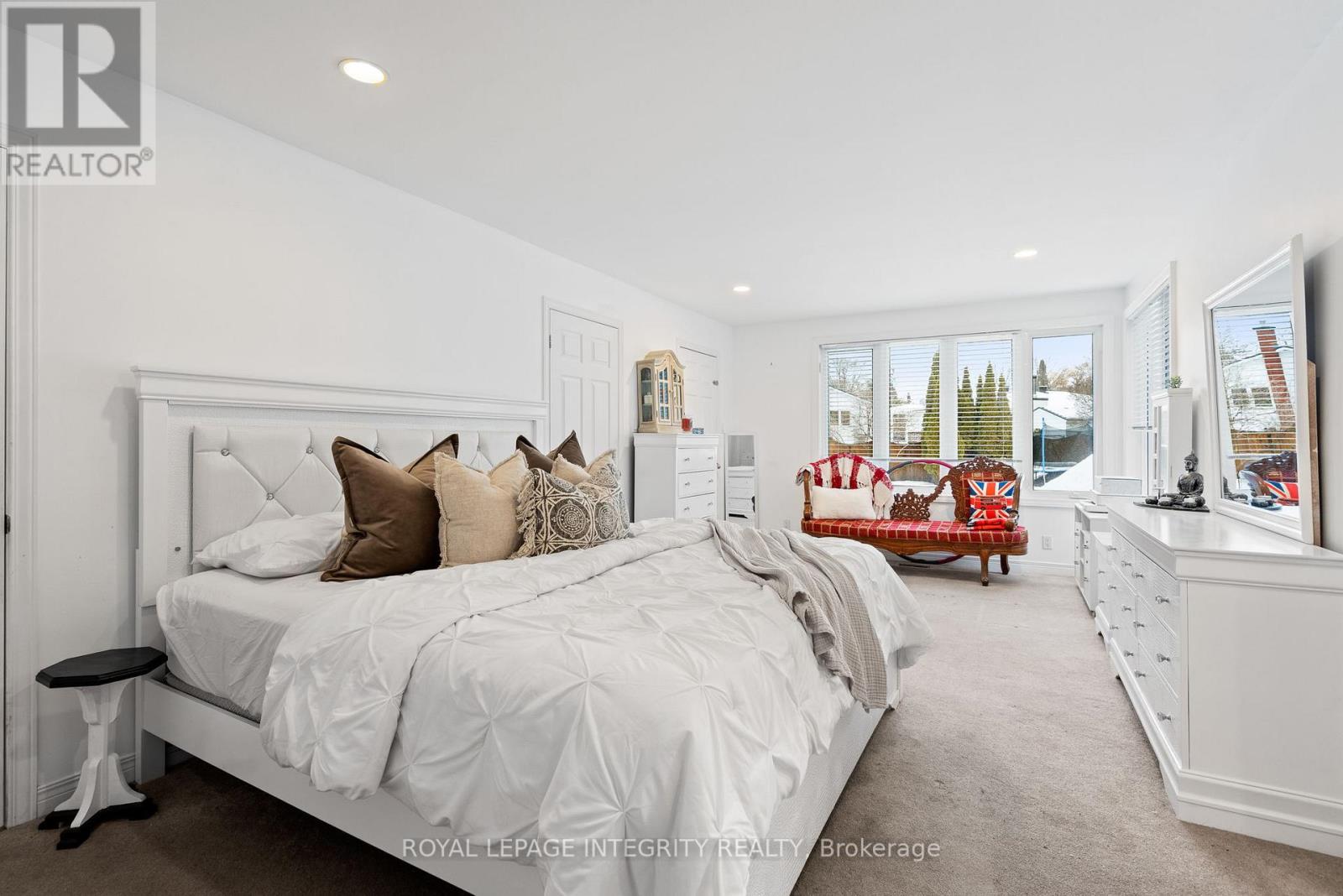 16 St Andrews Circle, Ottawa, Ontario  K2L 1L3 - Photo 11 - X12695174