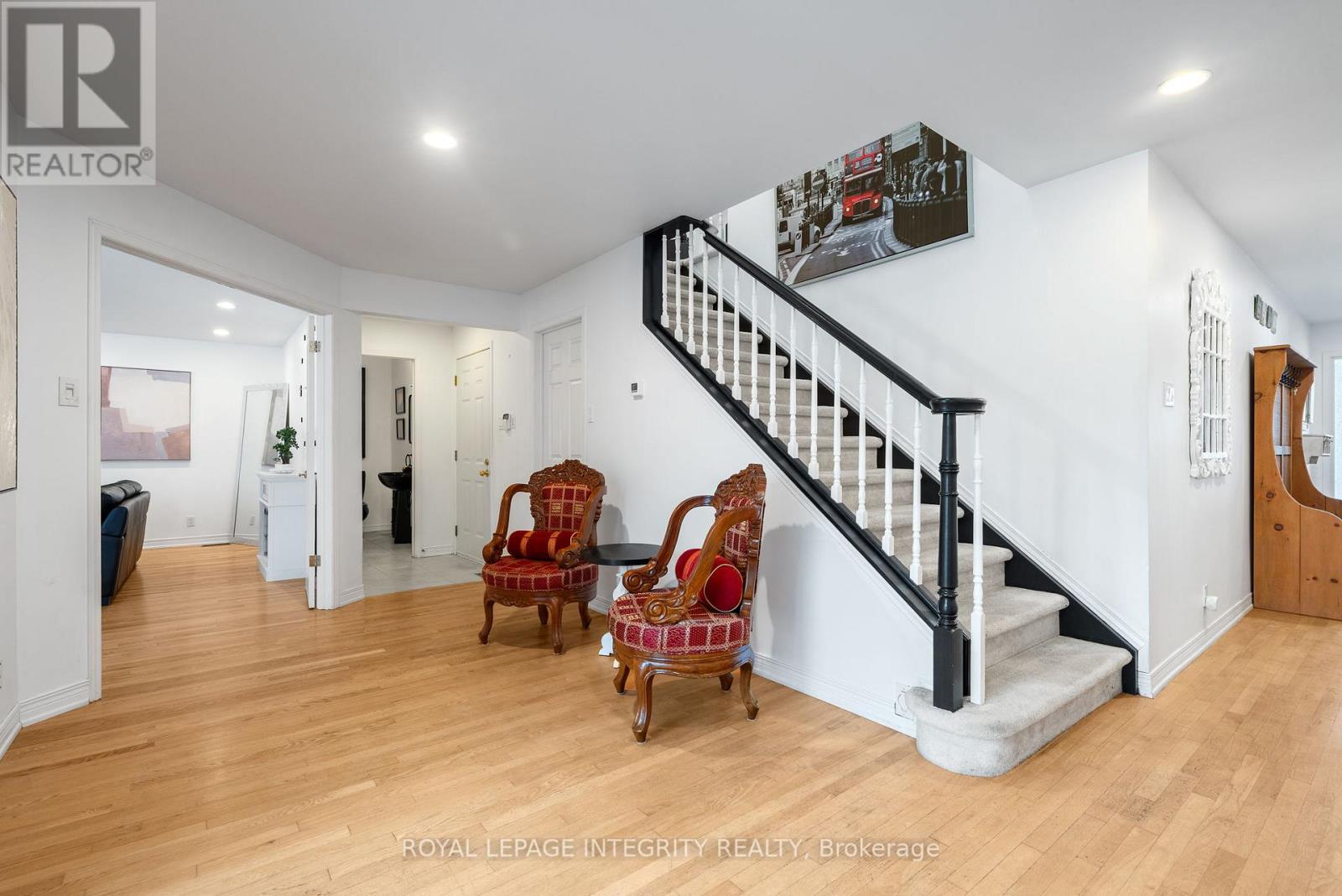 16 St Andrews Circle, Ottawa, Ontario  K2L 1L3 - Photo 17 - X12695174