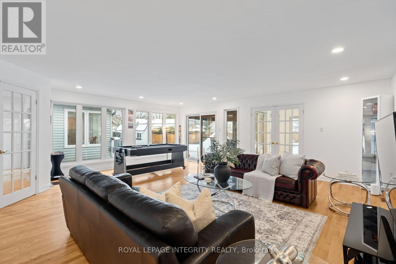 16 St Andrews Circle, Ottawa, Ontario  K2L 1L3 - Photo 19 - X12695174