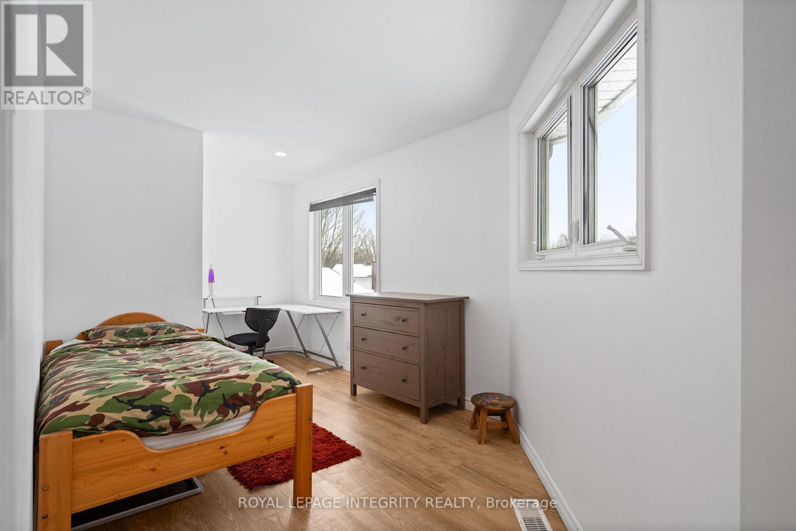 16 St Andrews Circle, Ottawa, Ontario  K2L 1L3 - Photo 25 - X12695174