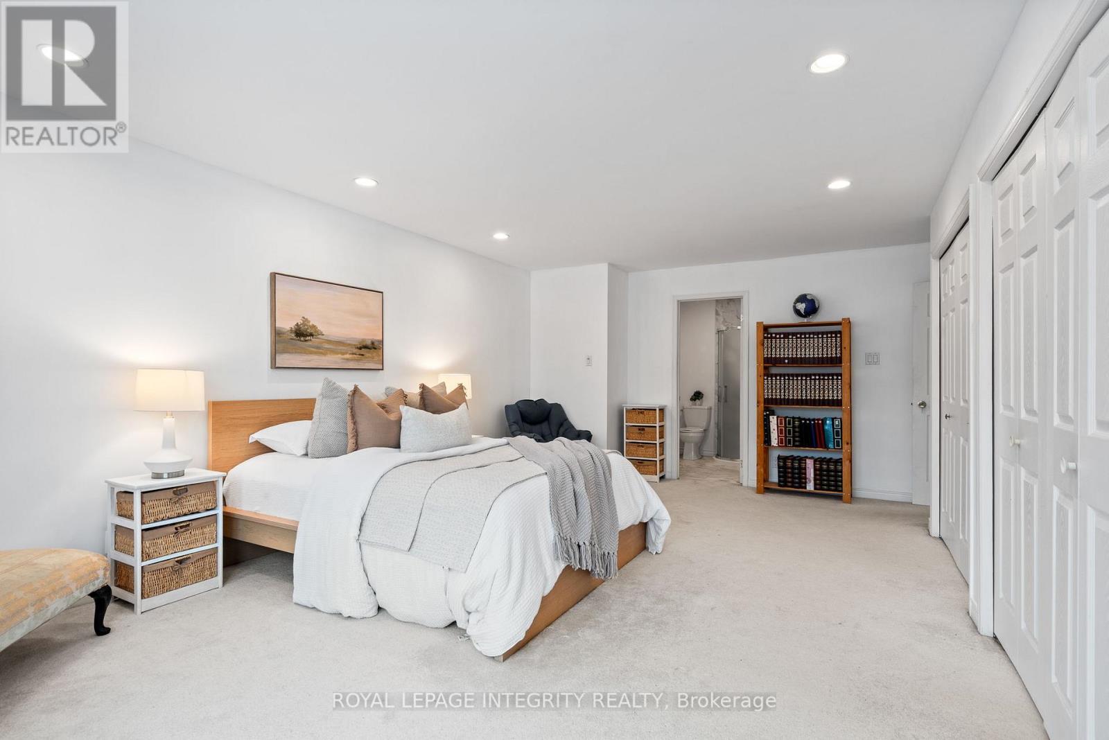 16 St Andrews Circle, Ottawa, Ontario  K2L 1L3 - Photo 29 - X12695174