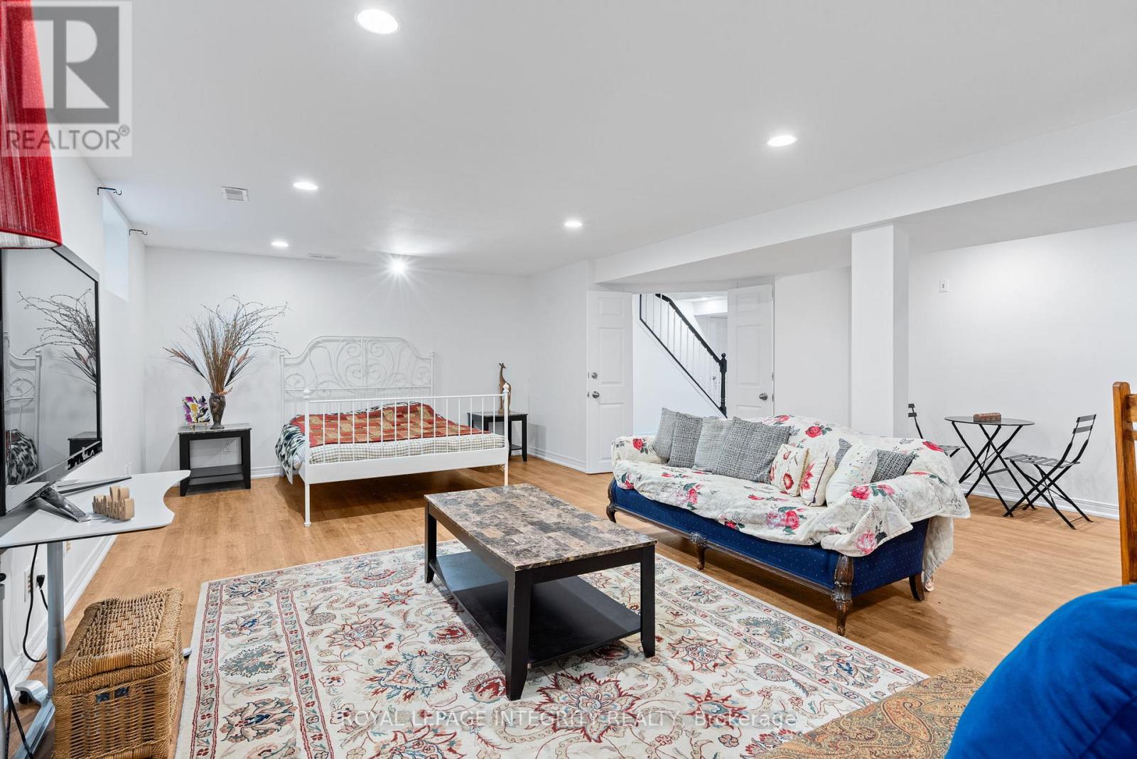 16 St Andrews Circle, Ottawa, Ontario  K2L 1L3 - Photo 35 - X12695174