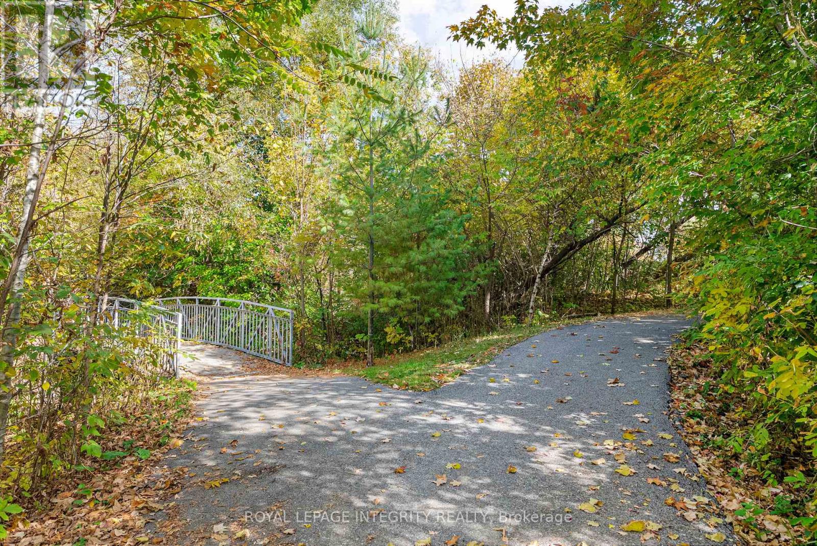 16 St Andrews Circle, Ottawa, Ontario  K2L 1L3 - Photo 44 - X12695174