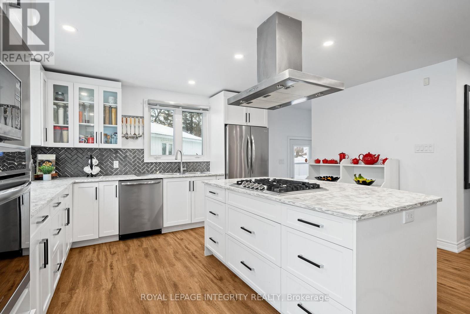 16 St Andrews Circle, Ottawa, Ontario  K2L 1L3 - Photo 9 - X12695174