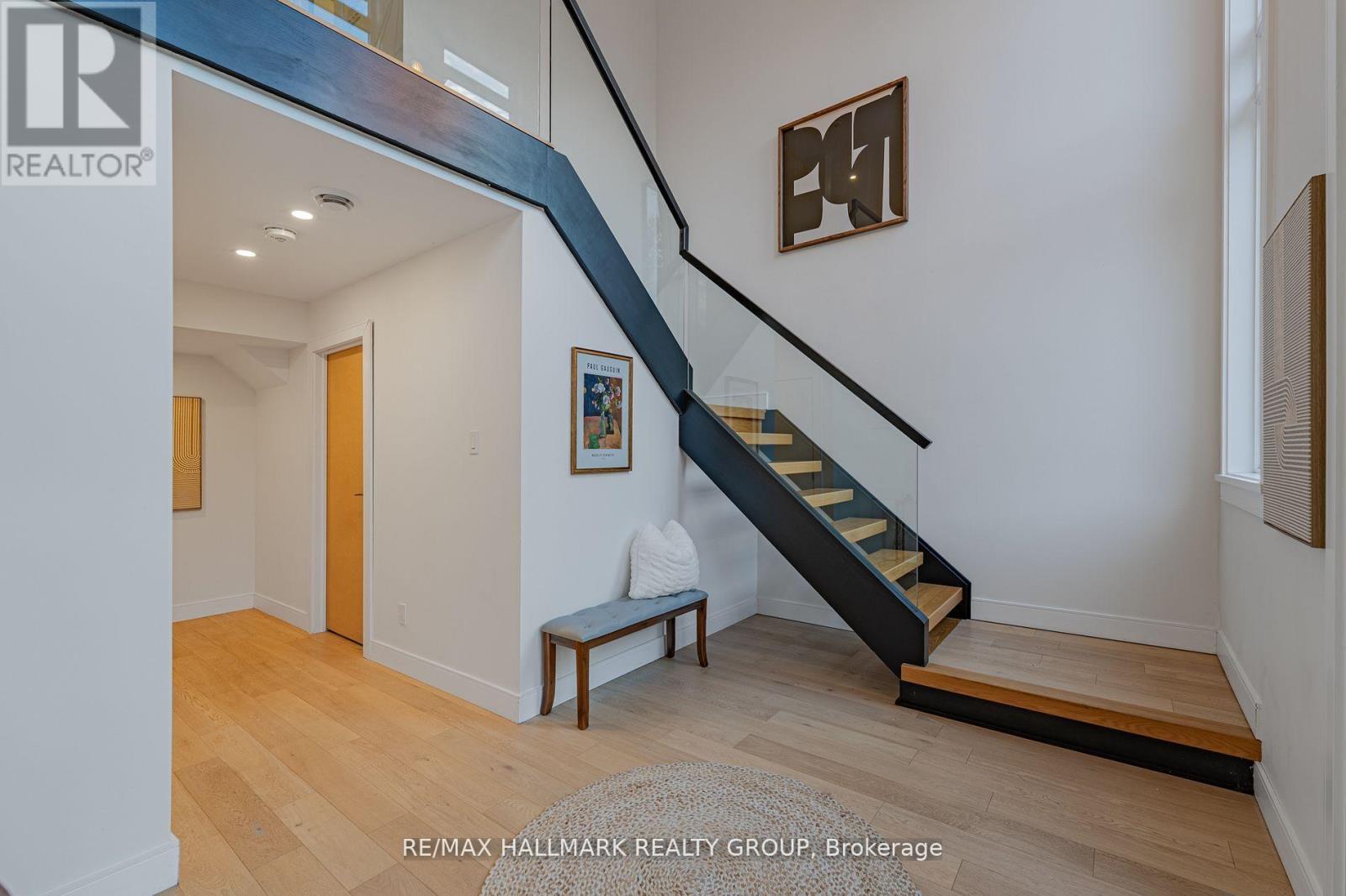 14 Thornton Avenue, Ottawa, Ontario  K1S 2R9 - Photo 9 - X12695194