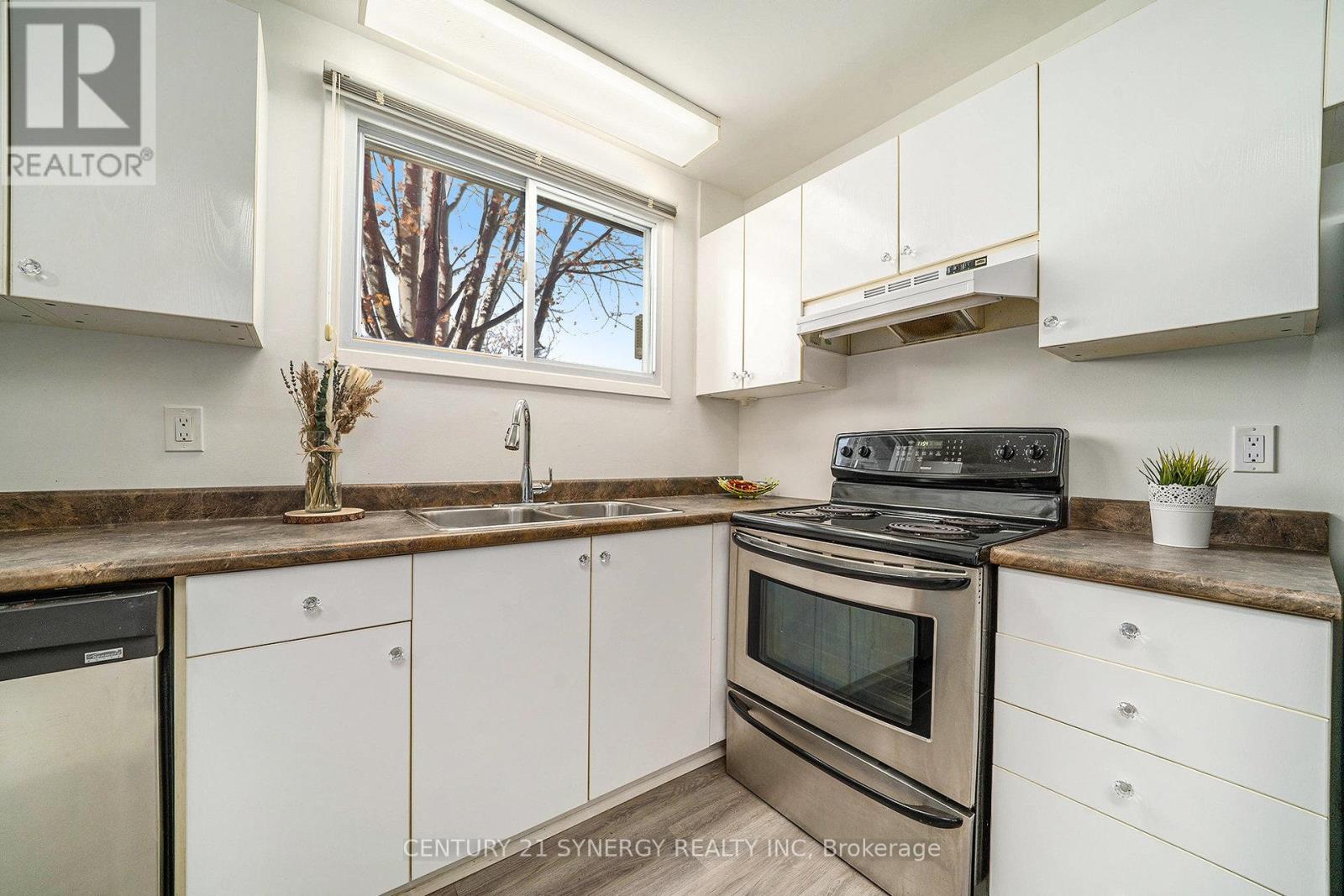 46 - 7 Glencoe Street, Ottawa, Ontario  K2H 8S5 - Photo 4 - X12695224