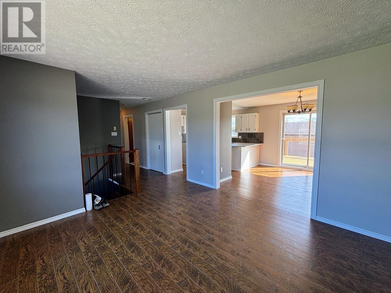 8 Otter Ave, Manitouwadge, Ontario  P0T 2C0 - Photo 9 - TB253052