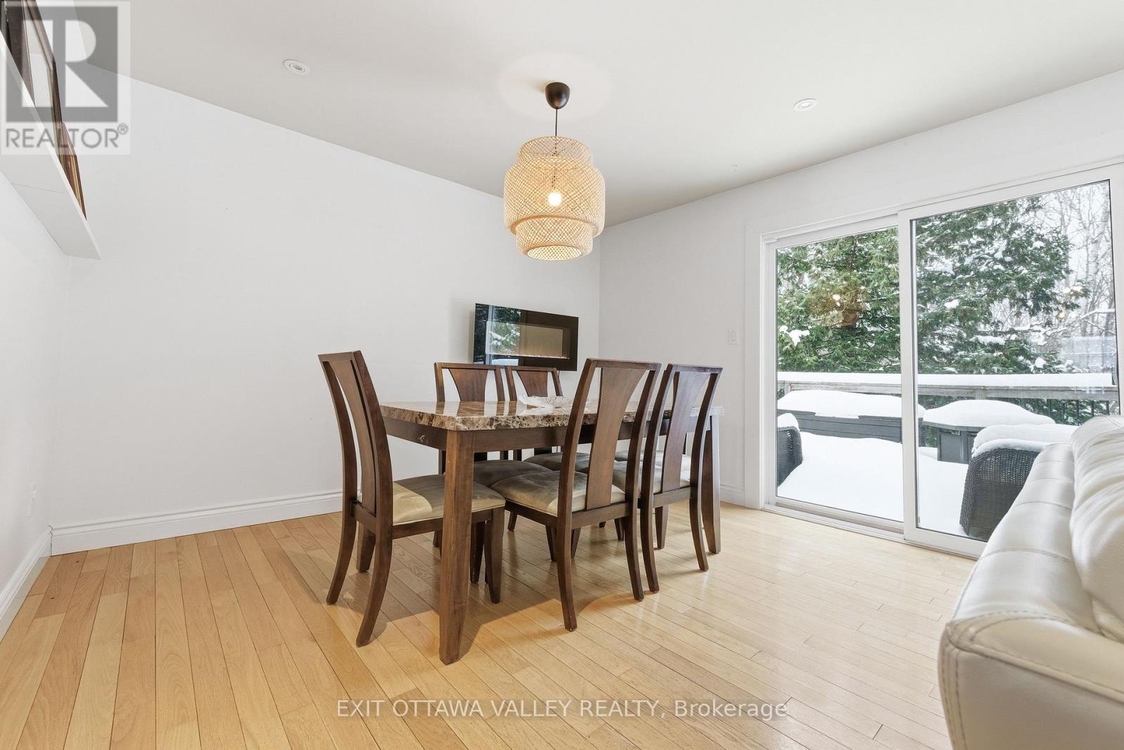 235 Thomas Street, Deep River, Ontario  K0J 1P0 - Photo 17 - X12695186