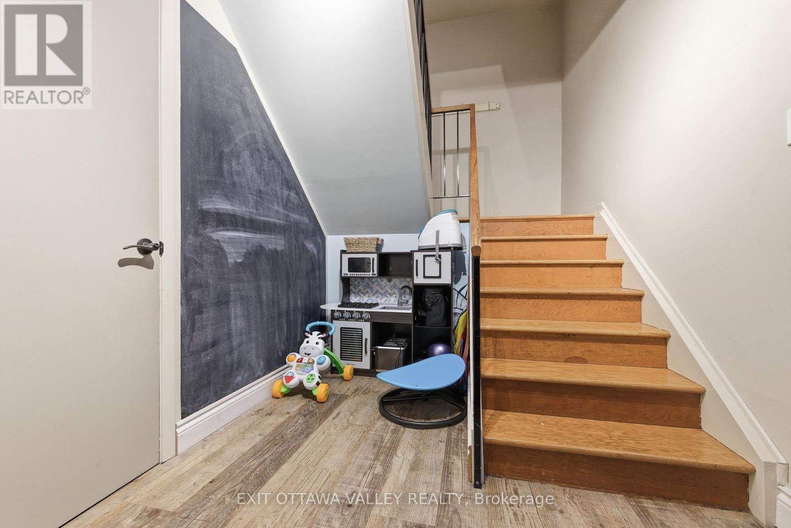 235 Thomas Street, Deep River, Ontario  K0J 1P0 - Photo 35 - X12695186