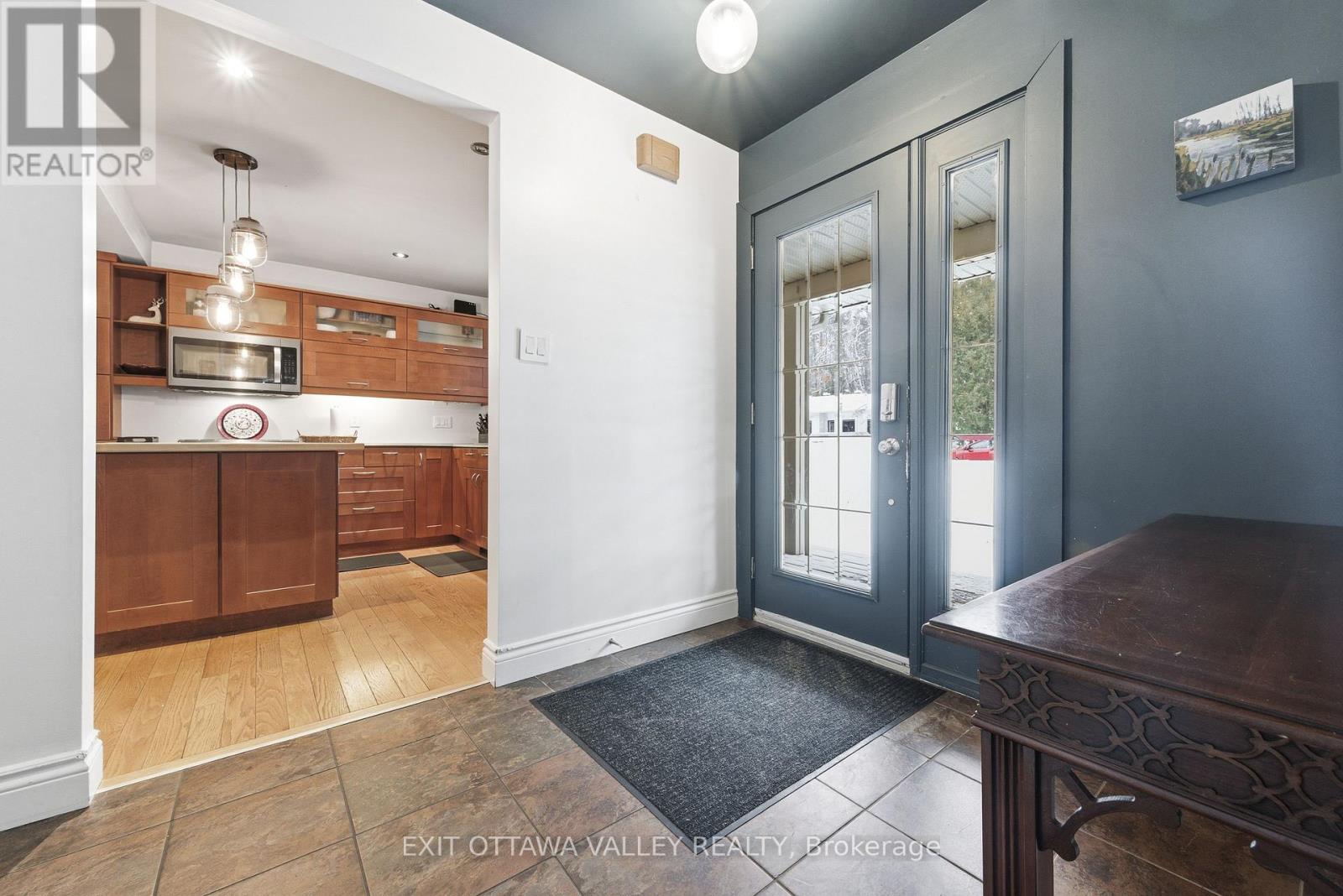 235 Thomas Street, Deep River, Ontario  K0J 1P0 - Photo 6 - X12695186