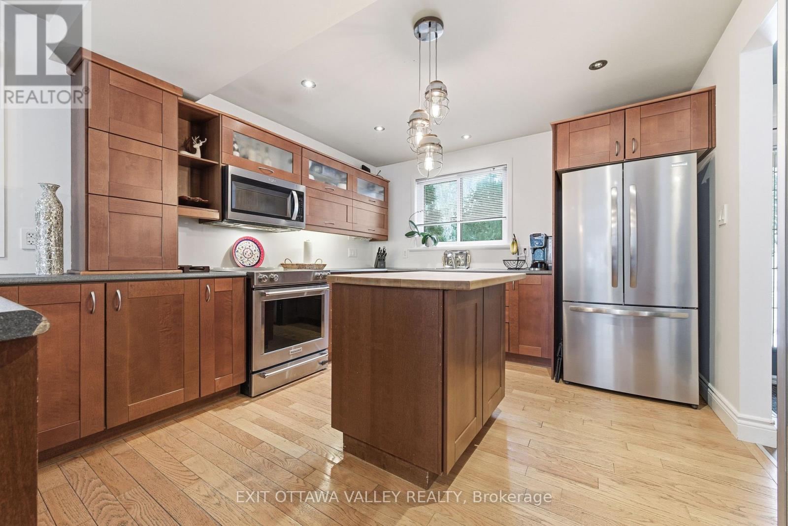 235 Thomas Street, Deep River, Ontario  K0J 1P0 - Photo 8 - X12695186