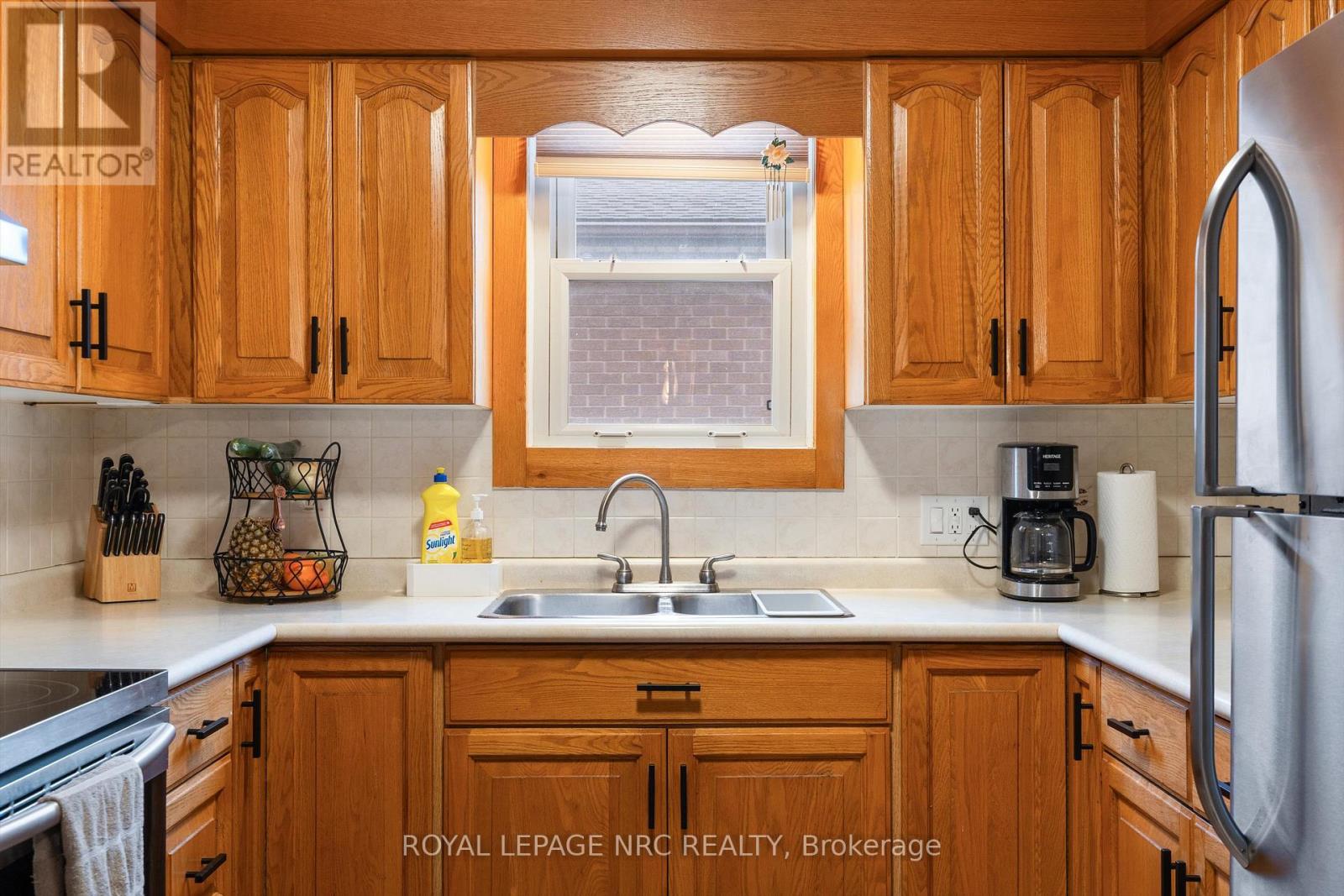 7552 Dorchester Road, Niagara Falls, Ontario  L2G 5W2 - Photo 11 - X12695120