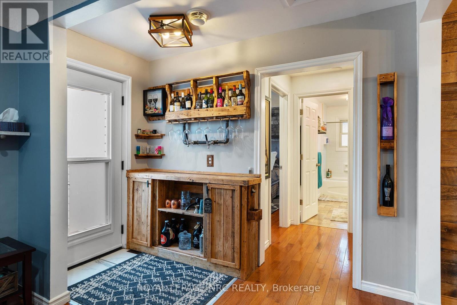 7552 Dorchester Road, Niagara Falls, Ontario  L2G 5W2 - Photo 5 - X12695120