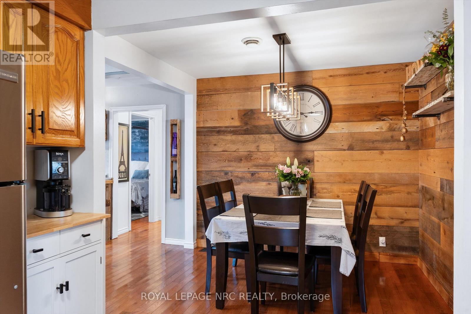 7552 Dorchester Road, Niagara Falls, Ontario  L2G 5W2 - Photo 9 - X12695120