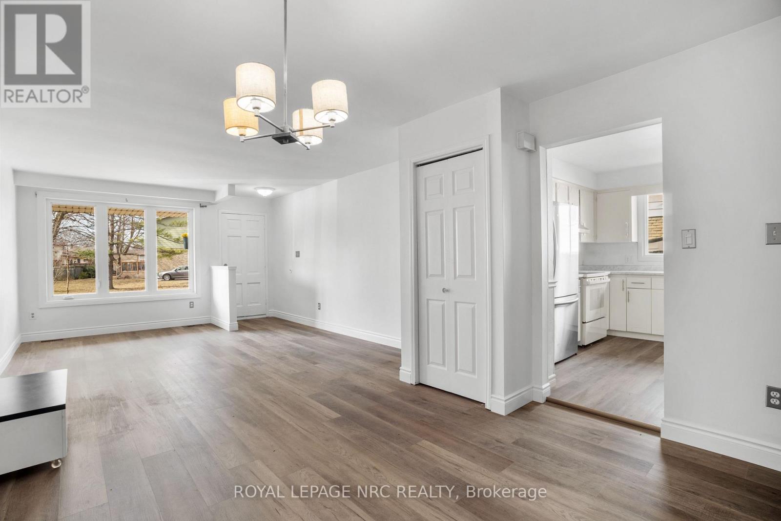 37 Greystone Crescent, St. Catharines, Ontario  L2N 6P1 - Photo 6 - X12695238