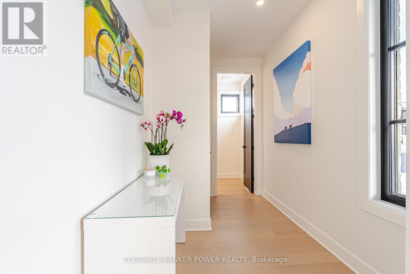 Photo 17 of 35 for 899 Upperpoint Avenue