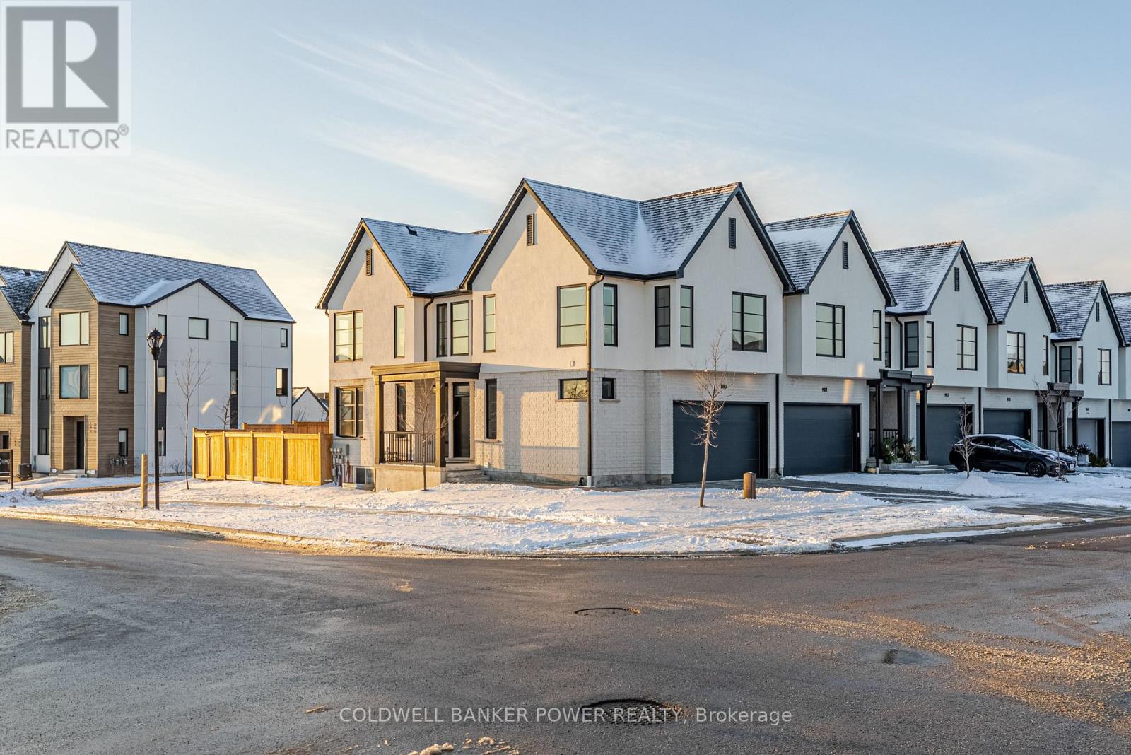 Photo 2 of 35 for 899 Upperpoint Avenue