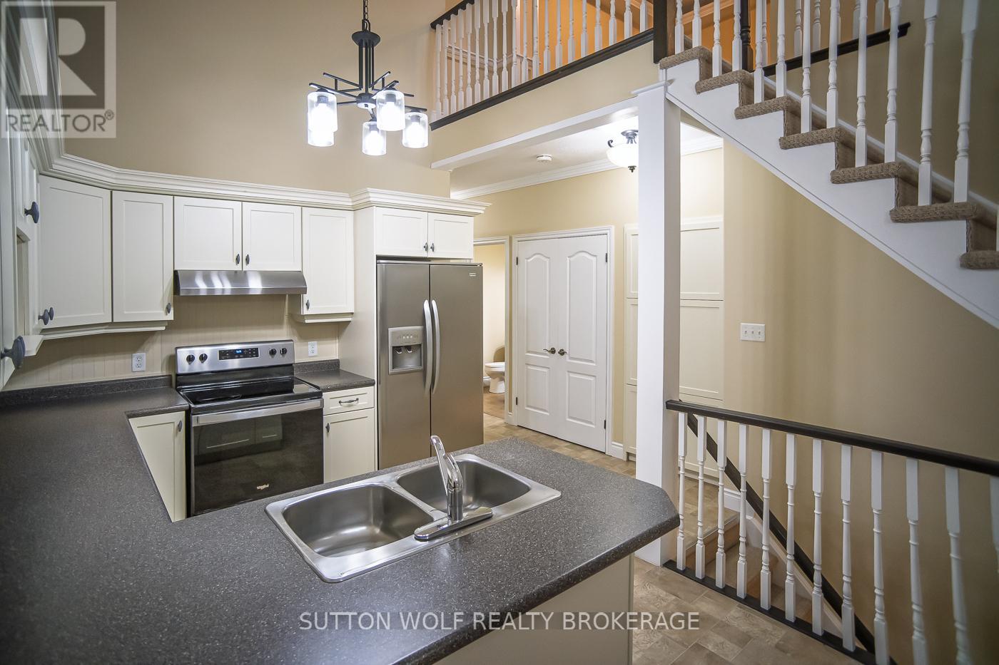 7 - 384 Head Street N, Strathroy-Caradoc, Ontario  N7G 2J9 - Photo 7 - X12695062