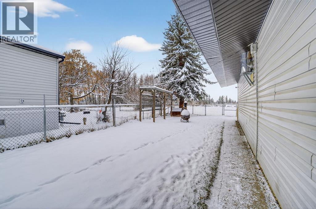 220 5 Street NW, Sundre, Alberta  T0M 1X0 - Photo 20 - A2272348