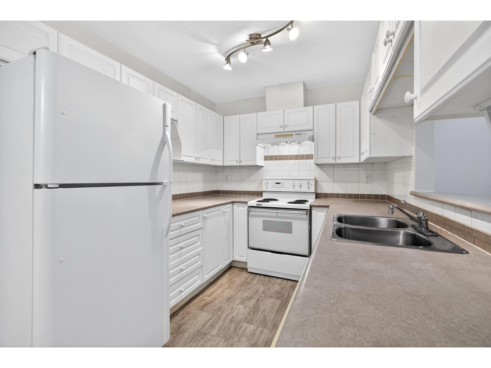 303 9865 140 Street, Surrey, British Columbia  V3T 4M4 - Photo 10 - R3073366