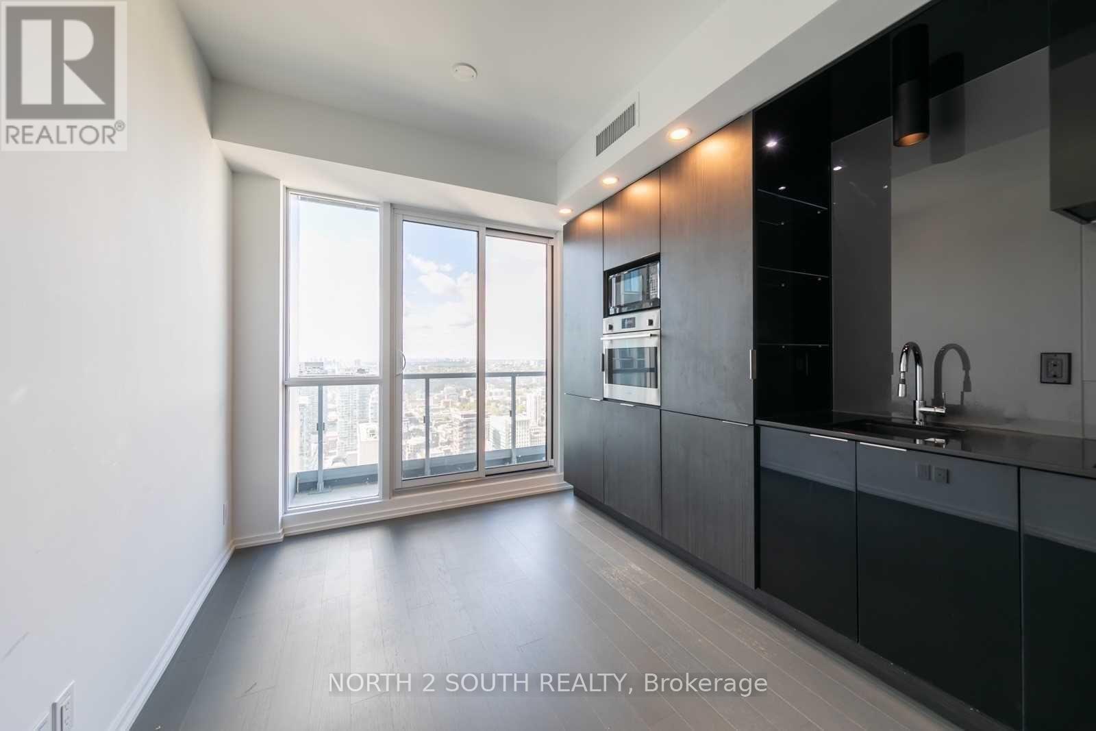 4912 - 70 Temperance Street, Toronto, Ontario  M5A 3C4 - Photo 4 - C12694520