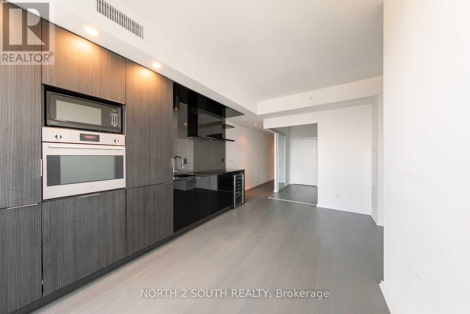 4912 - 70 Temperance Street, Toronto, Ontario  M5A 3C4 - Photo 3 - C12694520