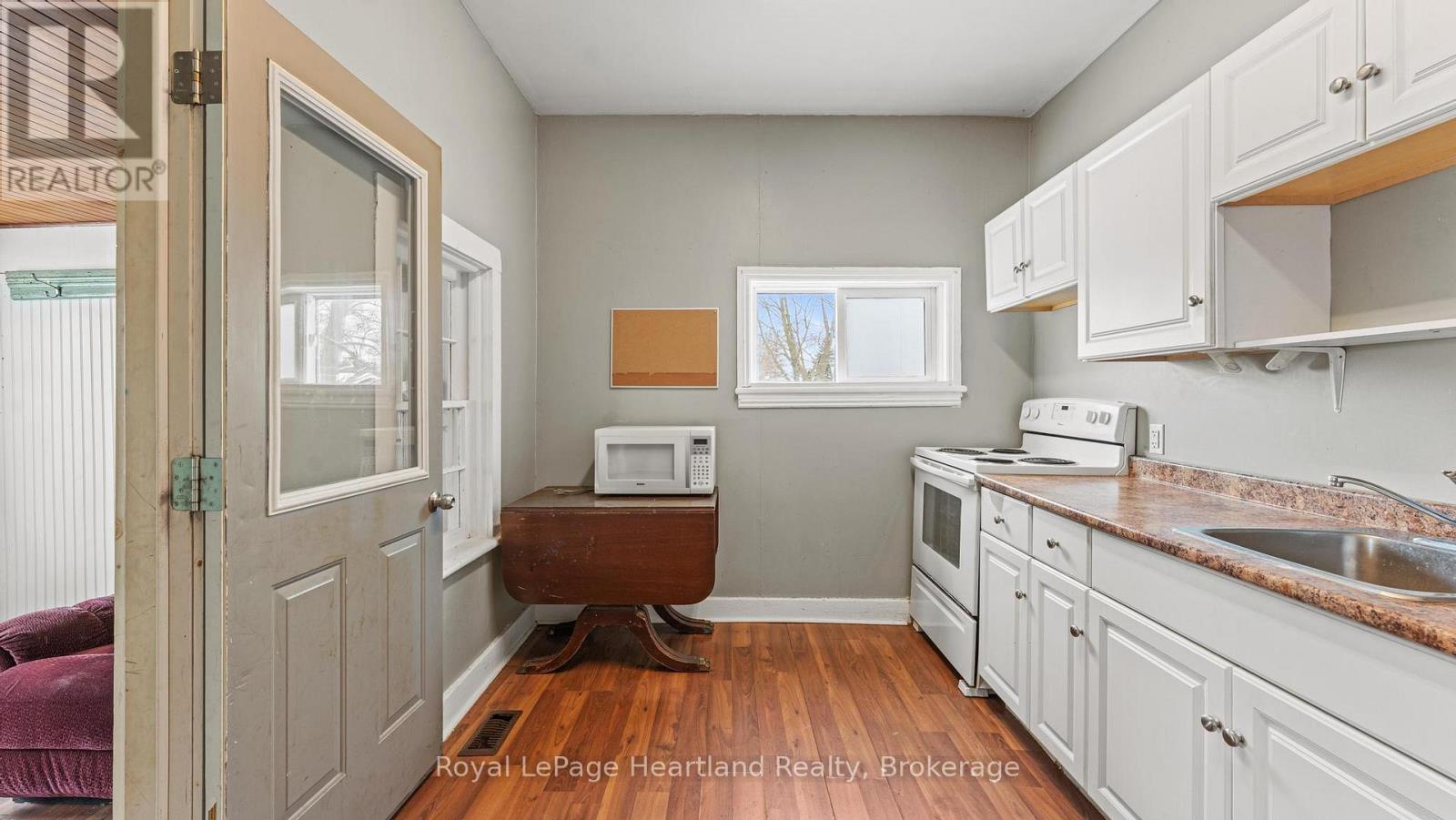 Photo 29 of 44 for 190 Albert Street