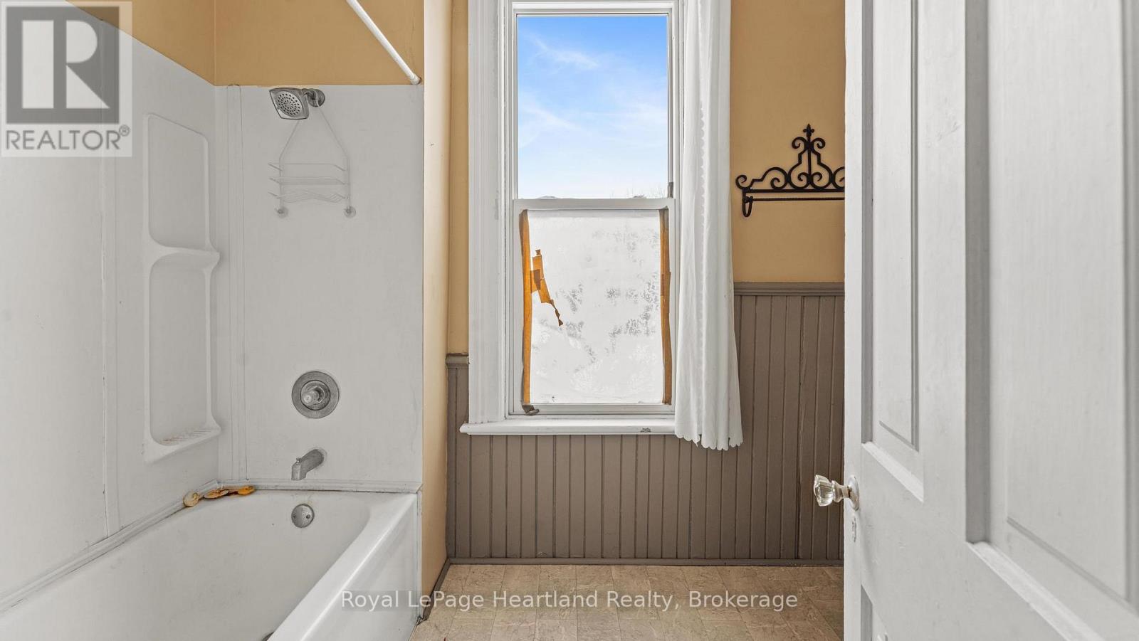 190 Albert Street, Central Huron, Ontario  N0M 1L0 - Photo 38 - X12664474