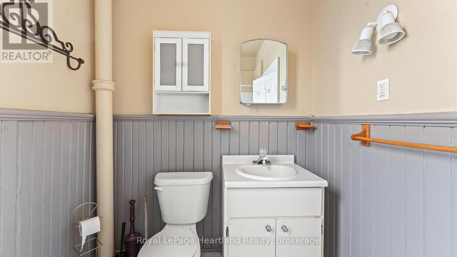 190 Albert Street, Central Huron, Ontario  N0M 1L0 - Photo 39 - X12664474