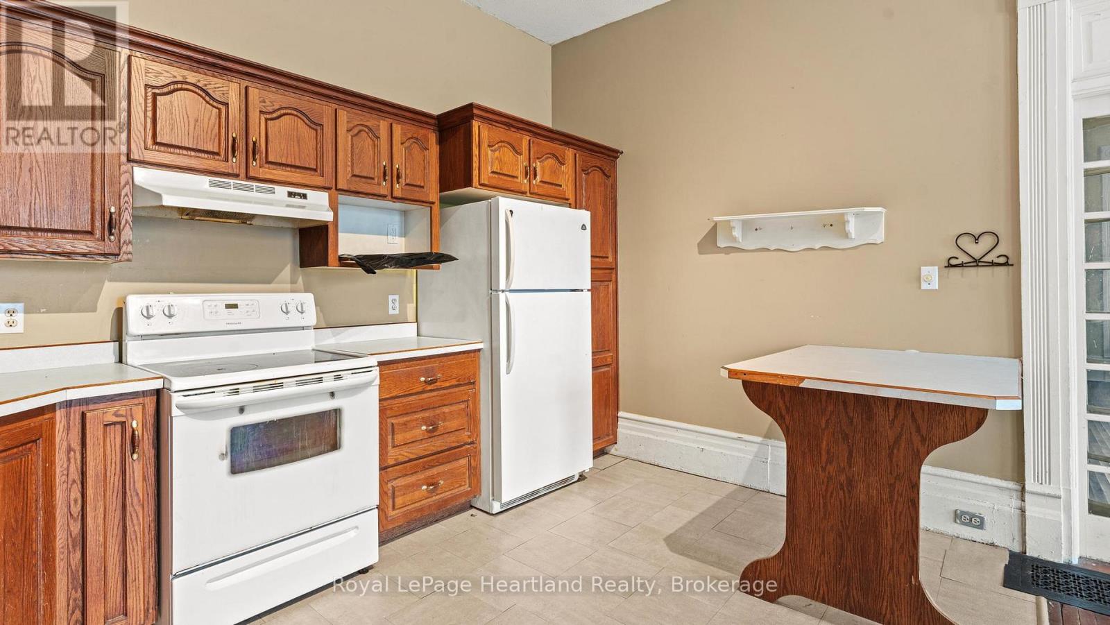 190 Albert Street, Central Huron, Ontario  N0M 1L0 - Photo 7 - X12664474