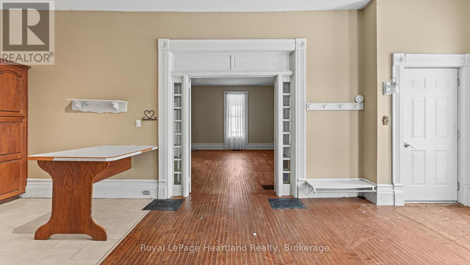 190 Albert Street, Central Huron, Ontario  N0M 1L0 - Photo 6 - X12664474