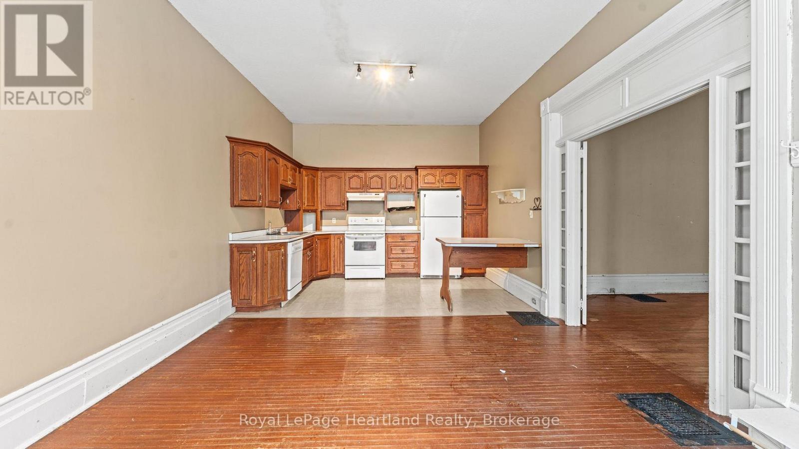 190 Albert Street, Central Huron, Ontario  N0M 1L0 - Photo 5 - X12664474