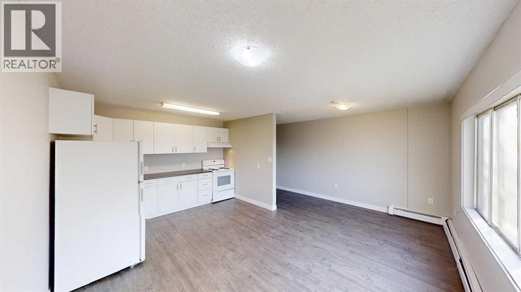 302, 9926 105 Avenue, Grande Prairie, Alberta  T8V 1G9 - Photo 3 - A2253896