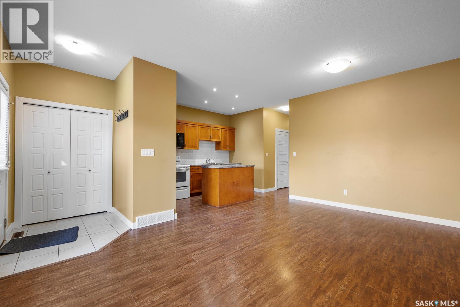 1069 Lindsay Street, Regina, Saskatchewan  S4N 3A8 - Photo 5 - SK026651