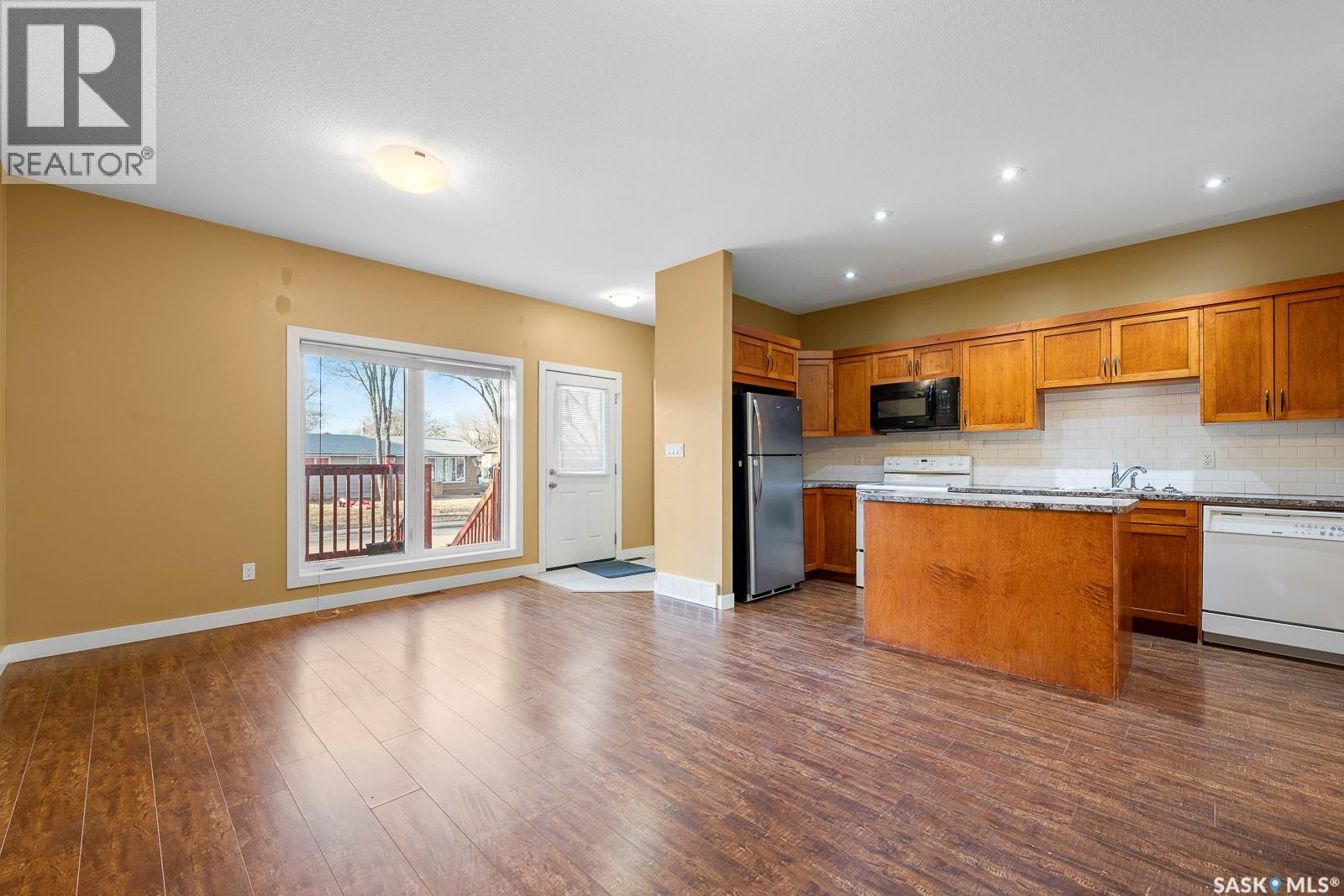 1069 Lindsay Street, Regina, Saskatchewan  S4N 3A8 - Photo 6 - SK026651