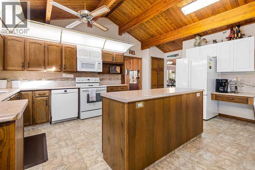 27403 Township Road 292, Rural Mountain View County, Alberta  T0M 0S0 - Photo 17 - A2260081