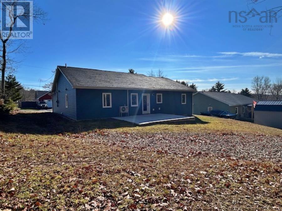 144 Winburn Avenue, Northwood Estates, Bridgewater, Nova Scotia  B4V 3S9 - Photo 4 - 202528859