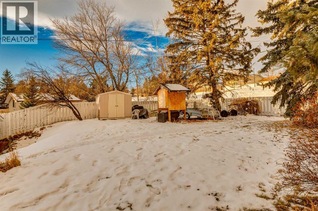 744 Hunterston Crescent Nw, Calgary, Alberta  T2K 4N2 - Photo 33 - A2276983