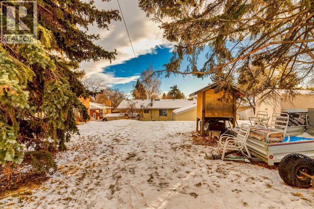 744 Hunterston Crescent Nw, Calgary, Alberta  T2K 4N2 - Photo 31 - A2276983