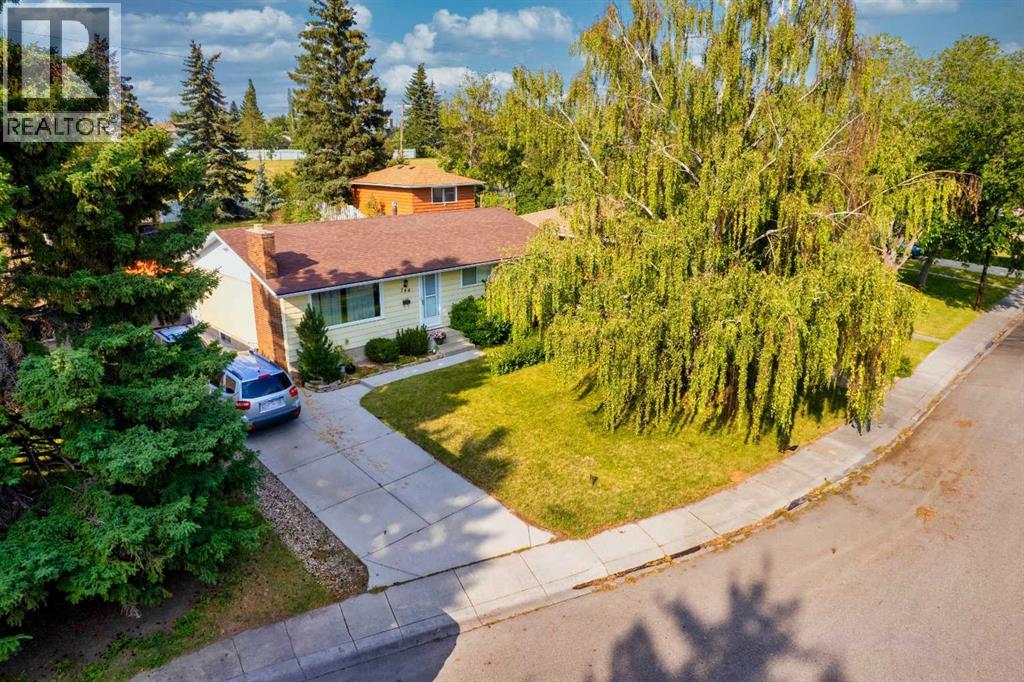 744 Hunterston Crescent Nw, Calgary, Alberta  T2K 4N2 - Photo 38 - A2276983